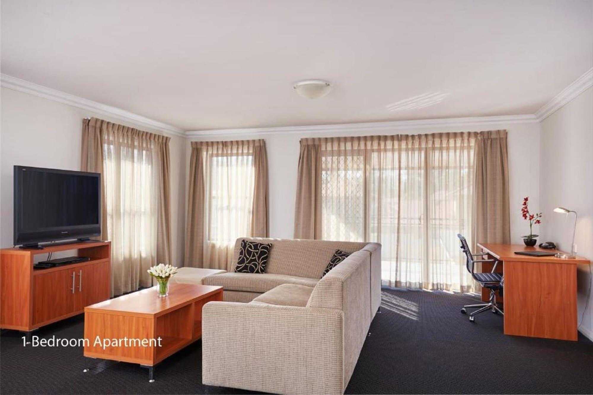 The Charles Hotel Wagga Wagga Kültér fotó