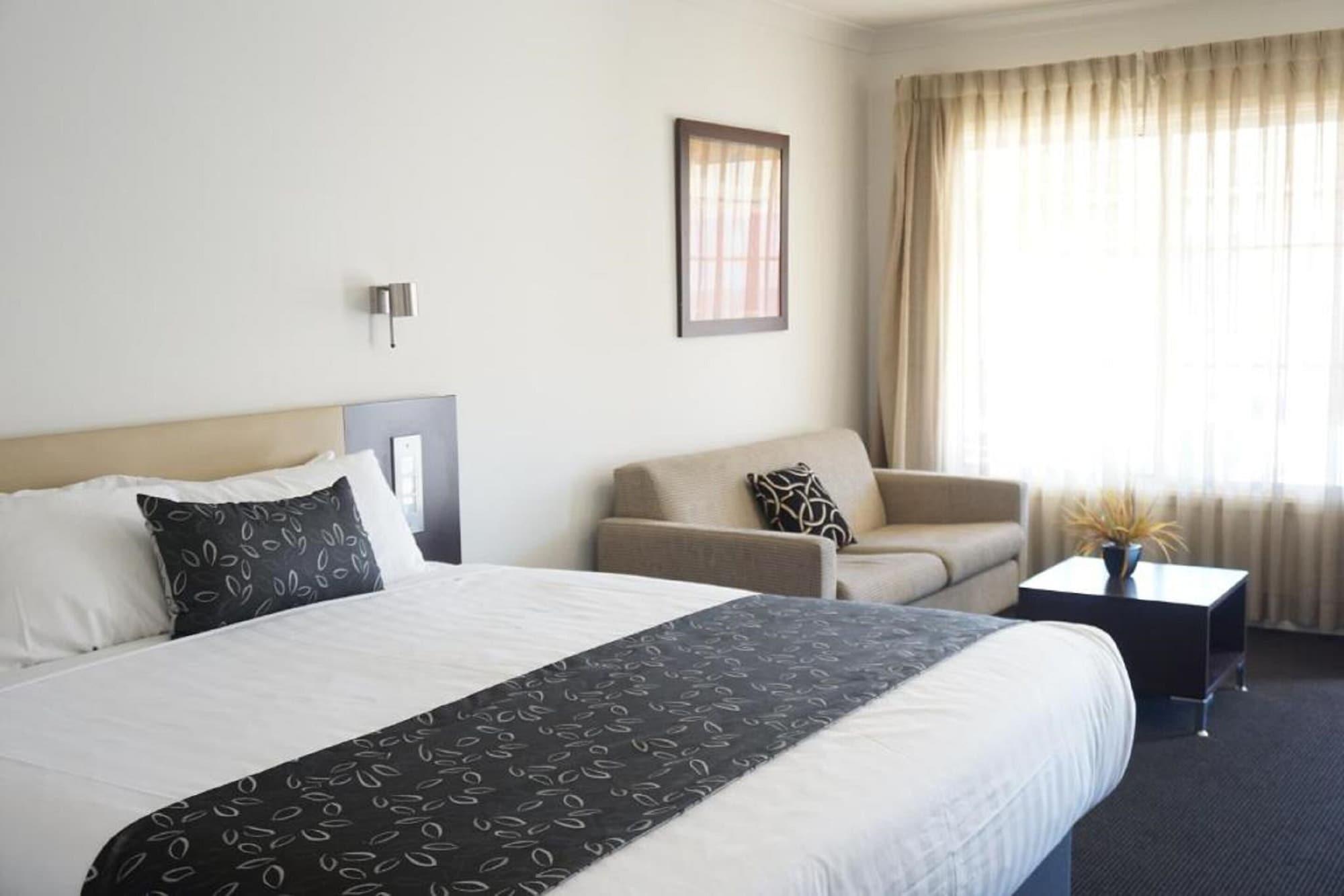 The Charles Hotel Wagga Wagga Kültér fotó