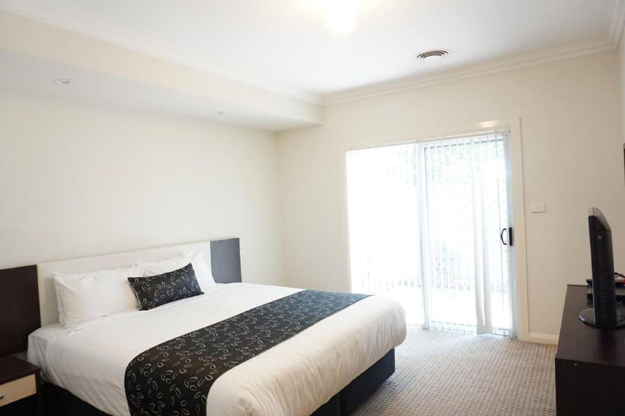The Charles Hotel Wagga Wagga Kültér fotó