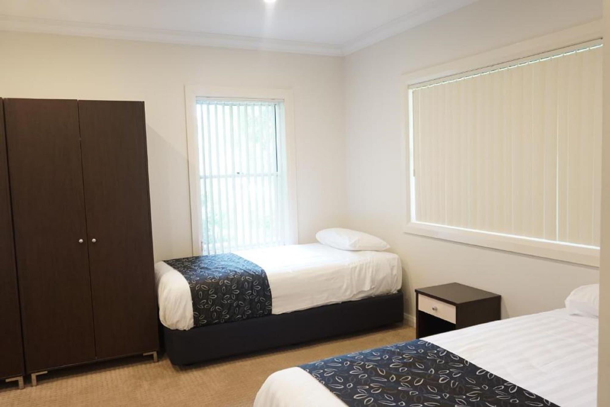 The Charles Hotel Wagga Wagga Kültér fotó