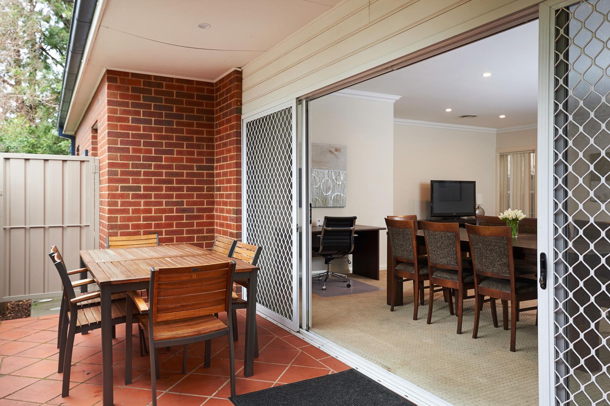 The Charles Hotel Wagga Wagga Kültér fotó