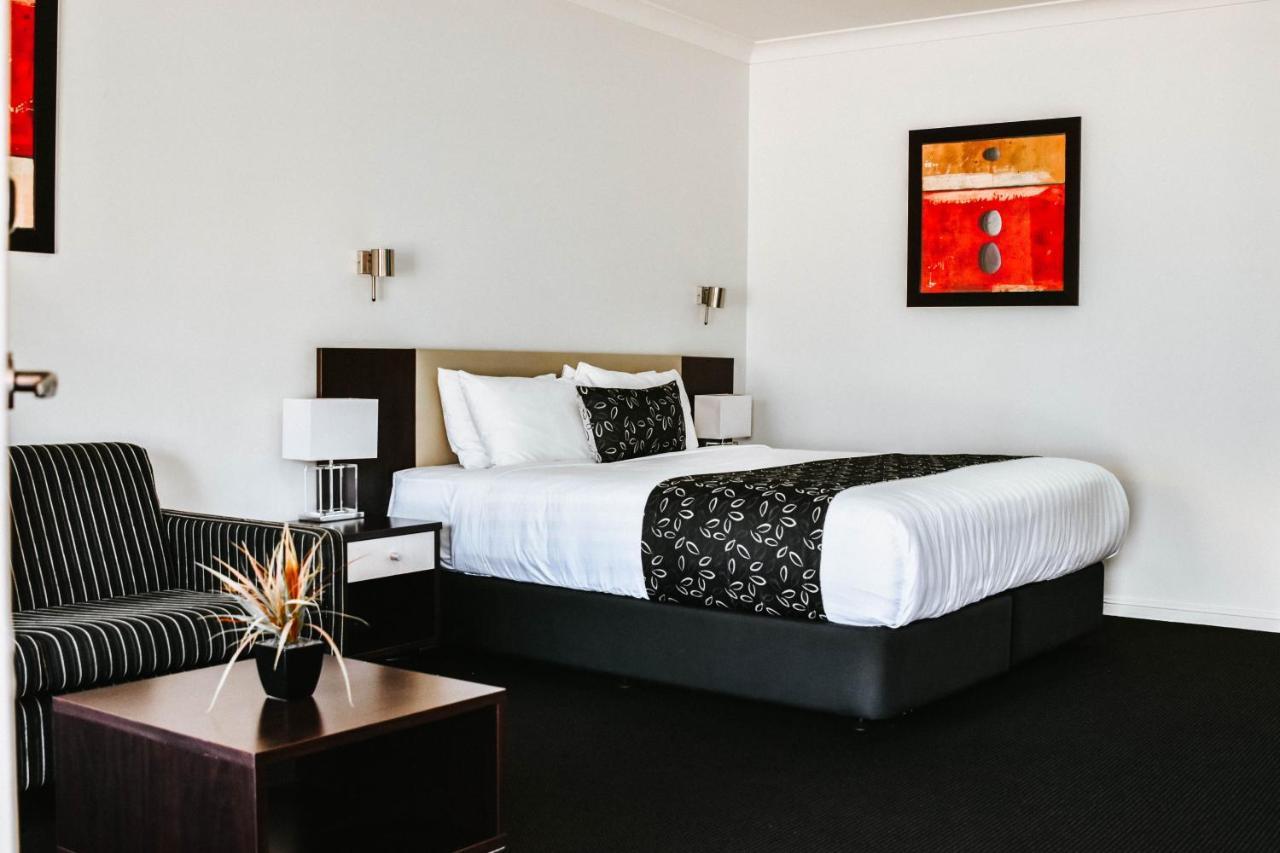 The Charles Hotel Wagga Wagga Kültér fotó